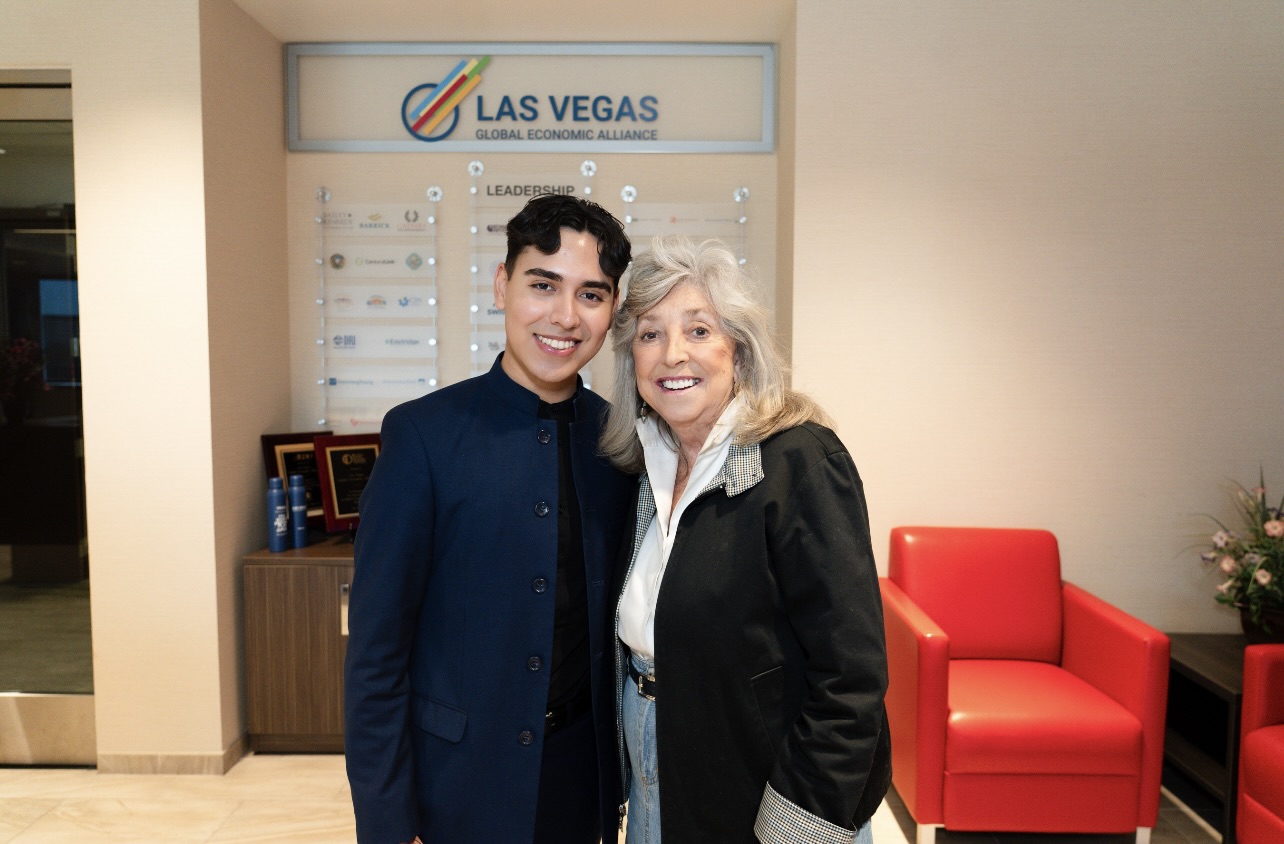 As part of his internship, Kevin Osario Hernandez met with Rep. Dina Titus