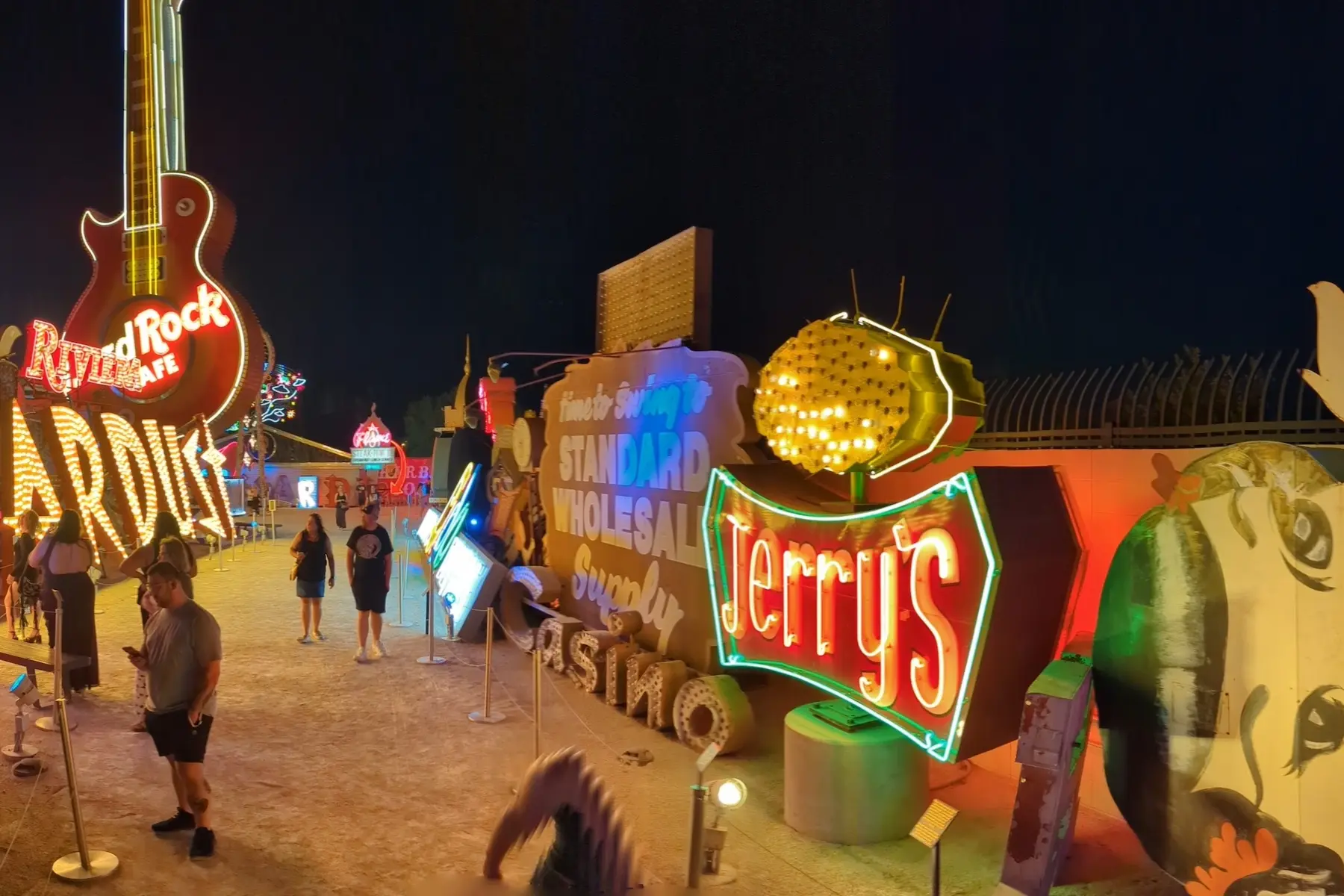 LH2_1-featured-Neon-Museum-1